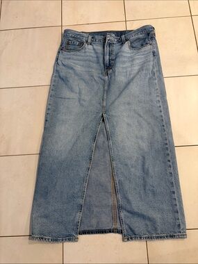LEVIS Light Wash Denim Maxi Skirt with Front Slit